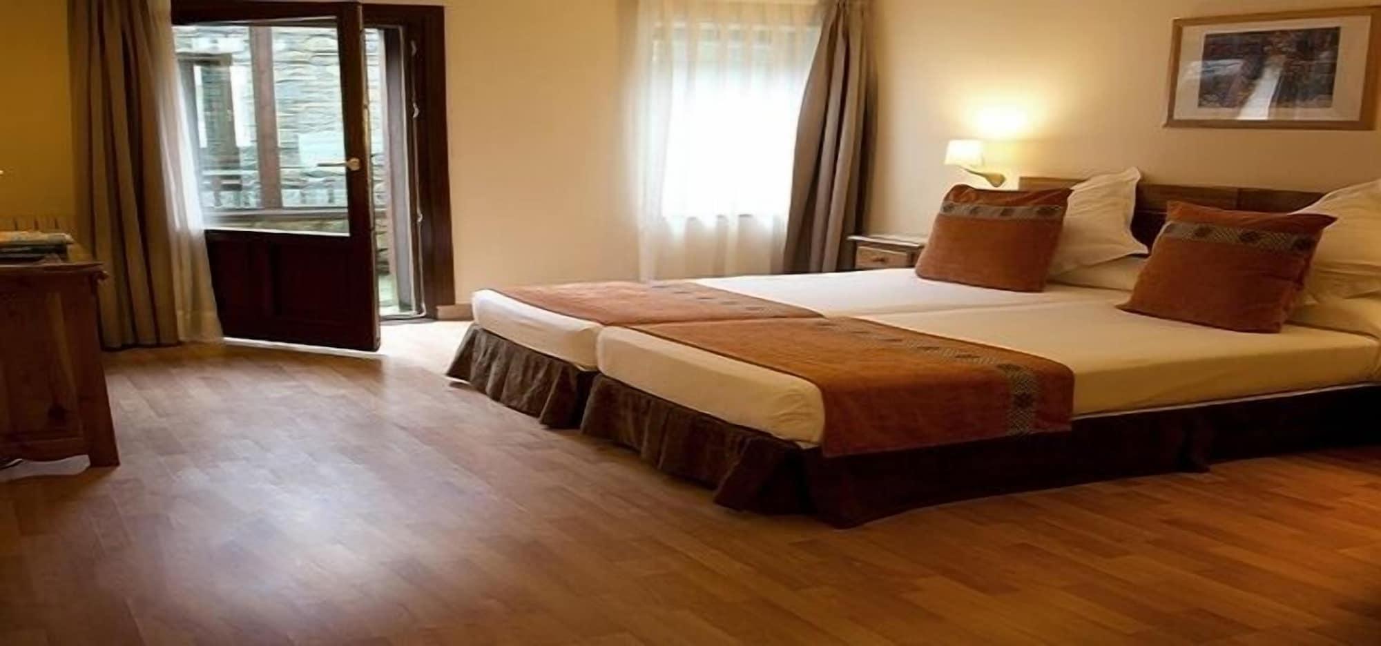 Hotel VilaGarós Zewnętrze zdjęcie