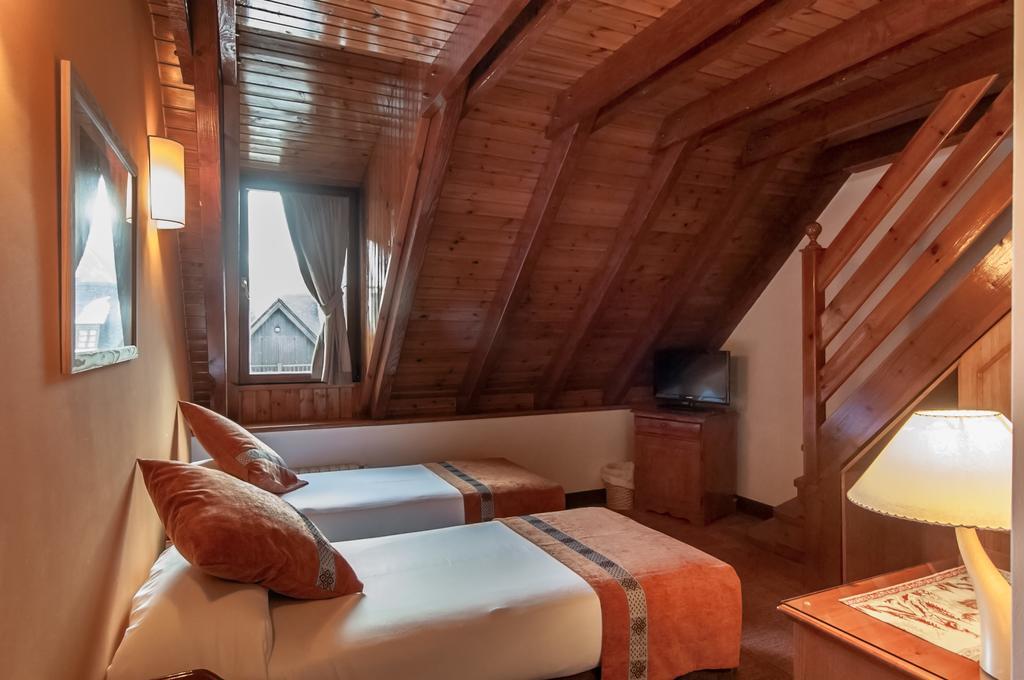 Hotel VilaGarós Zewnętrze zdjęcie