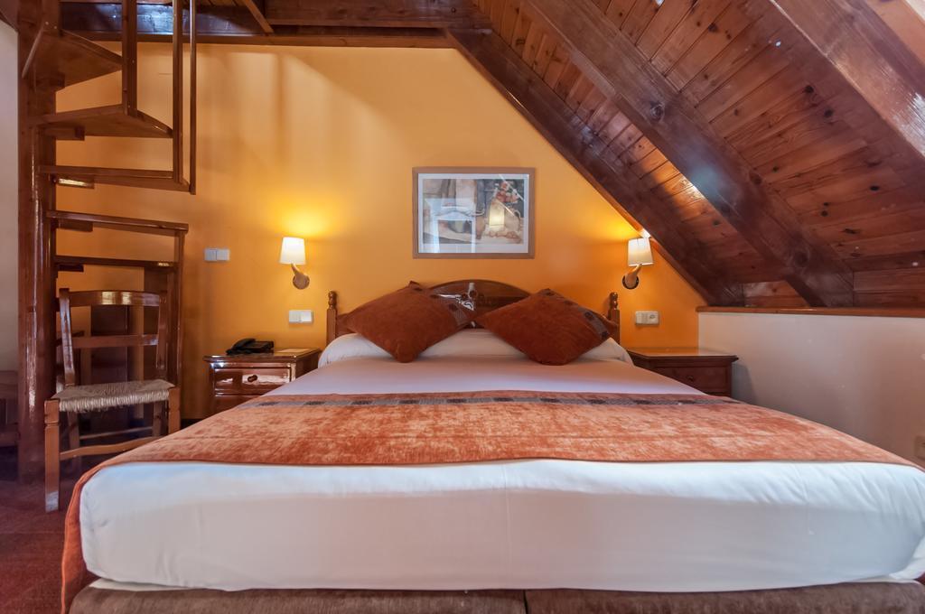 Hotel VilaGarós Zewnętrze zdjęcie