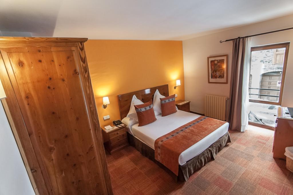Hotel VilaGarós Zewnętrze zdjęcie